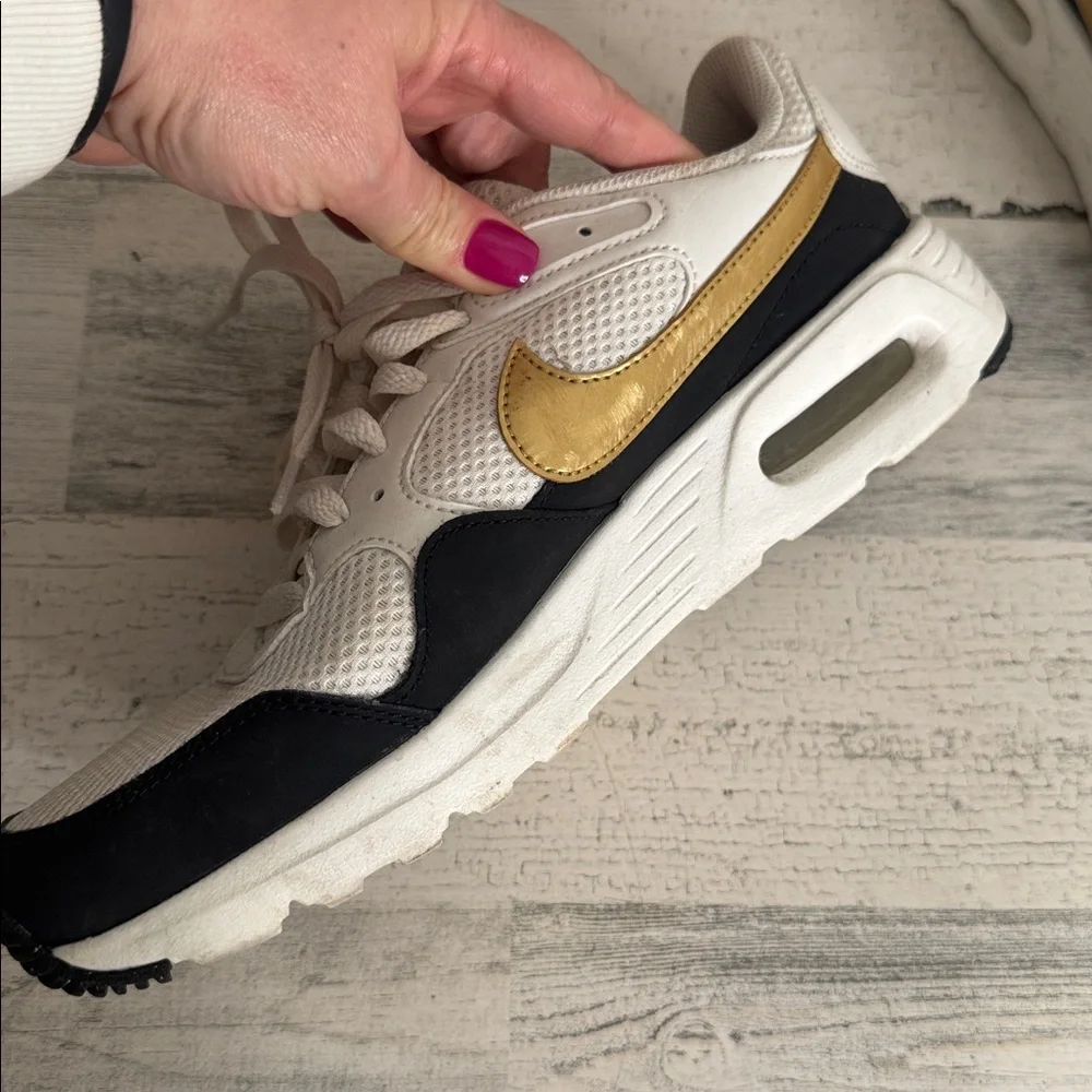 Nike Air Max SC White and‎ Gold Shoes 9.5